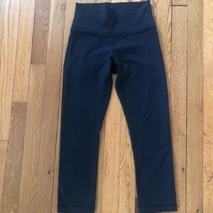 Lululemon Women’s Black Cropped Leggings, Size 4